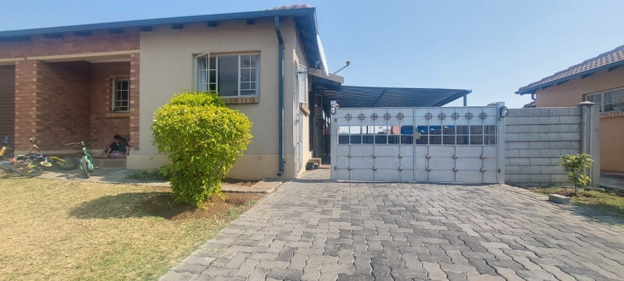 3 Bedroom Property for Sale in Waterkloof East North West